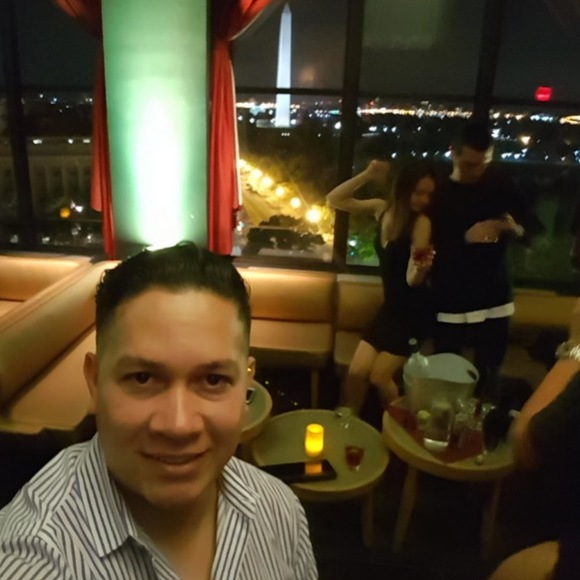 Meet your Posher, Enrique - Picture 1 of 1